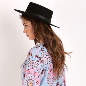 Janessa Leoné -Gabrielle Hat, Black Small